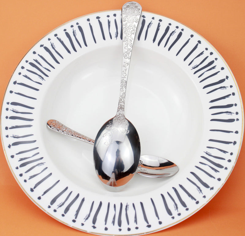 Elegant Flower Pattern Cutlery Set