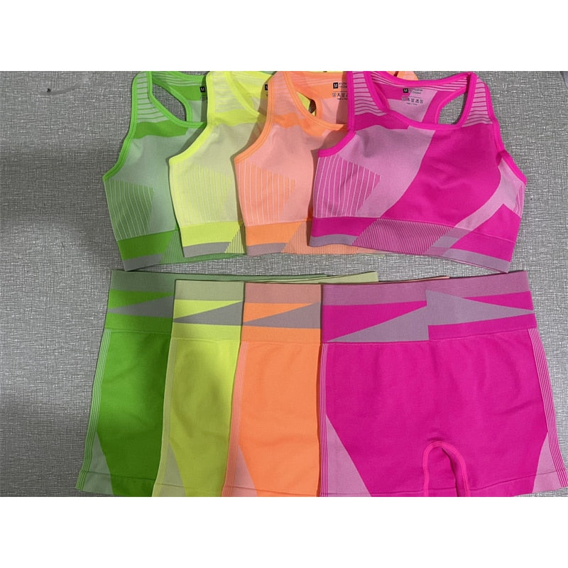Breathable Fitness Outfit with Shorts