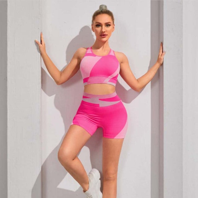 Breathable Fitness Outfit with Shorts