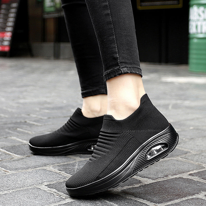 Lightweight Breathable Slip-on Women’s Platform Running Shoes