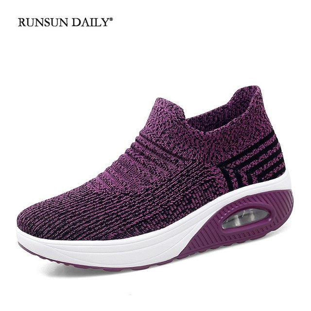 Lightweight Breathable Slip-on Women’s Platform Running Shoes