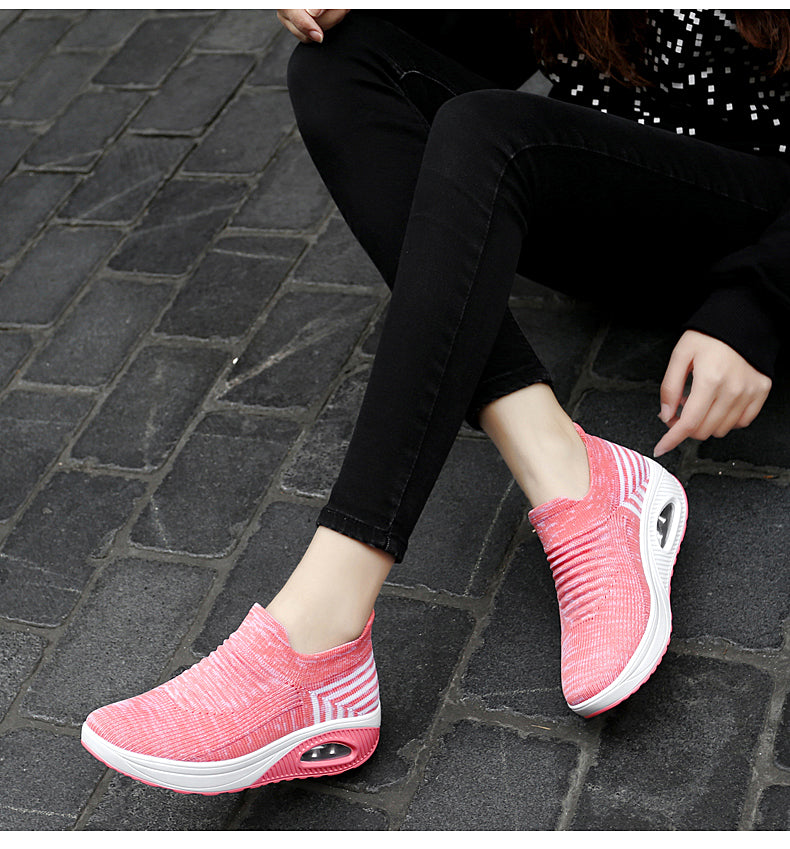 Lightweight Breathable Slip-on Women’s Platform Running Shoes