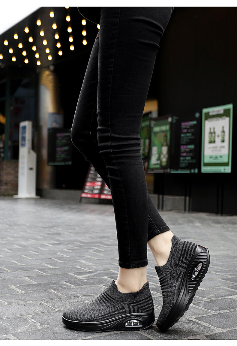 Lightweight Breathable Slip-on Women’s Platform Running Shoes