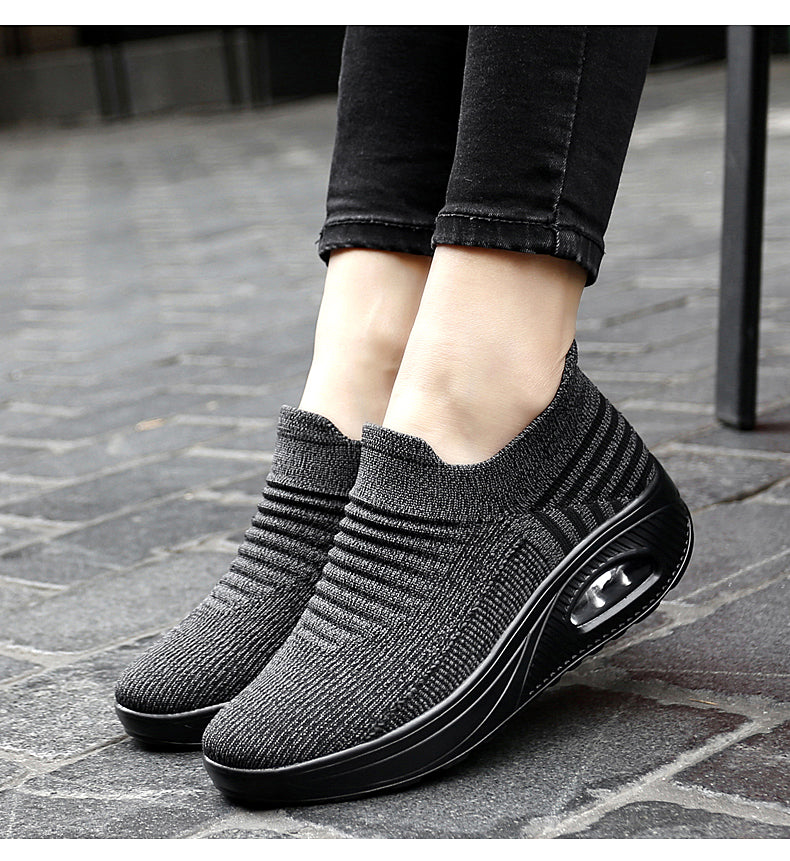 Lightweight Breathable Slip-on Women’s Platform Running Shoes
