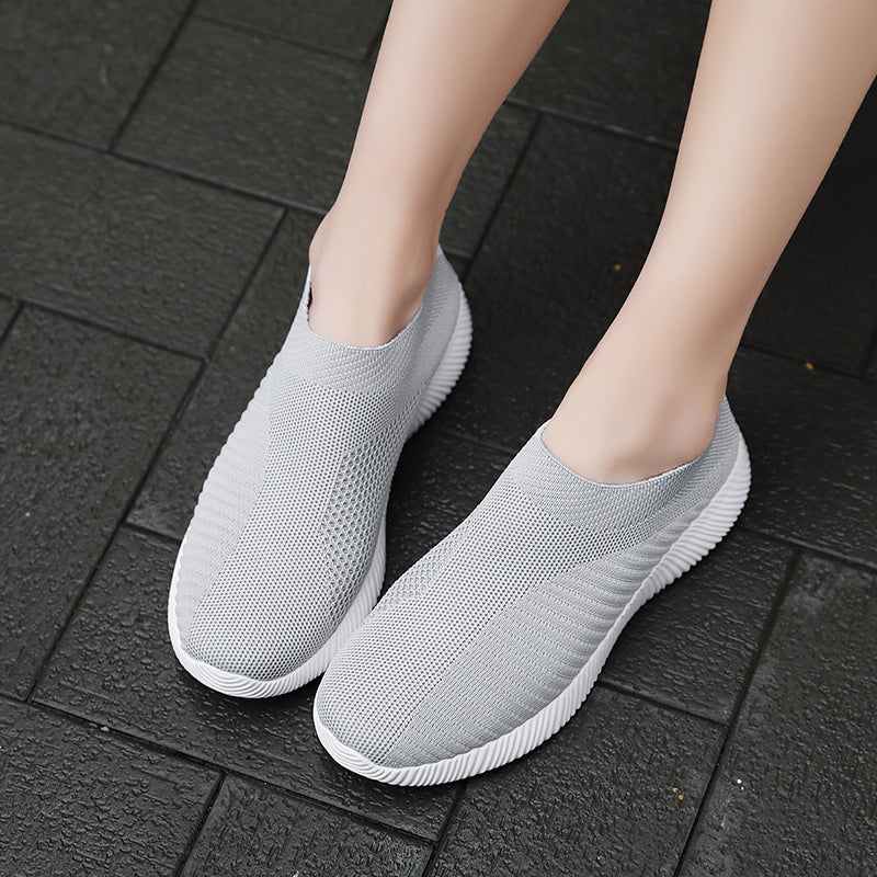 Lightweight Breathable Slip-on Women’s Running Shoes