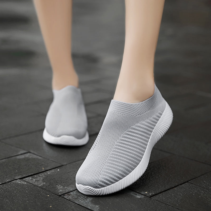Lightweight Breathable Slip-on Women’s Running Shoes